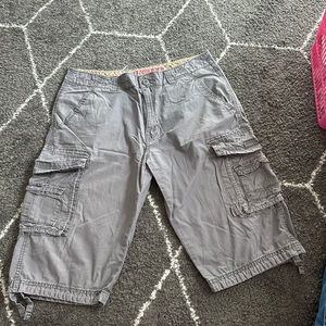 Unionbay cargo shorts men size 34 in good condition dark gray